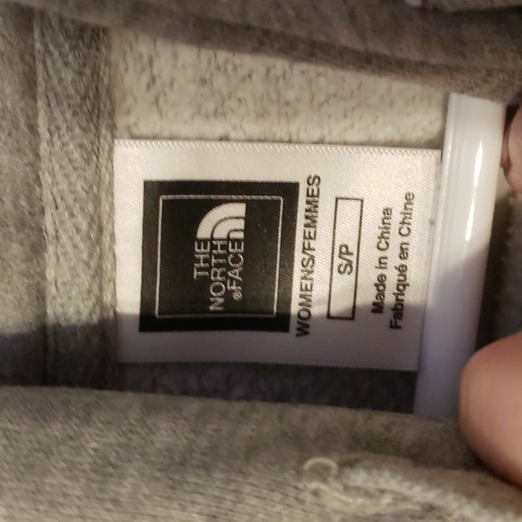 S Womens North Face Hoodie. - Picture 2 of 6